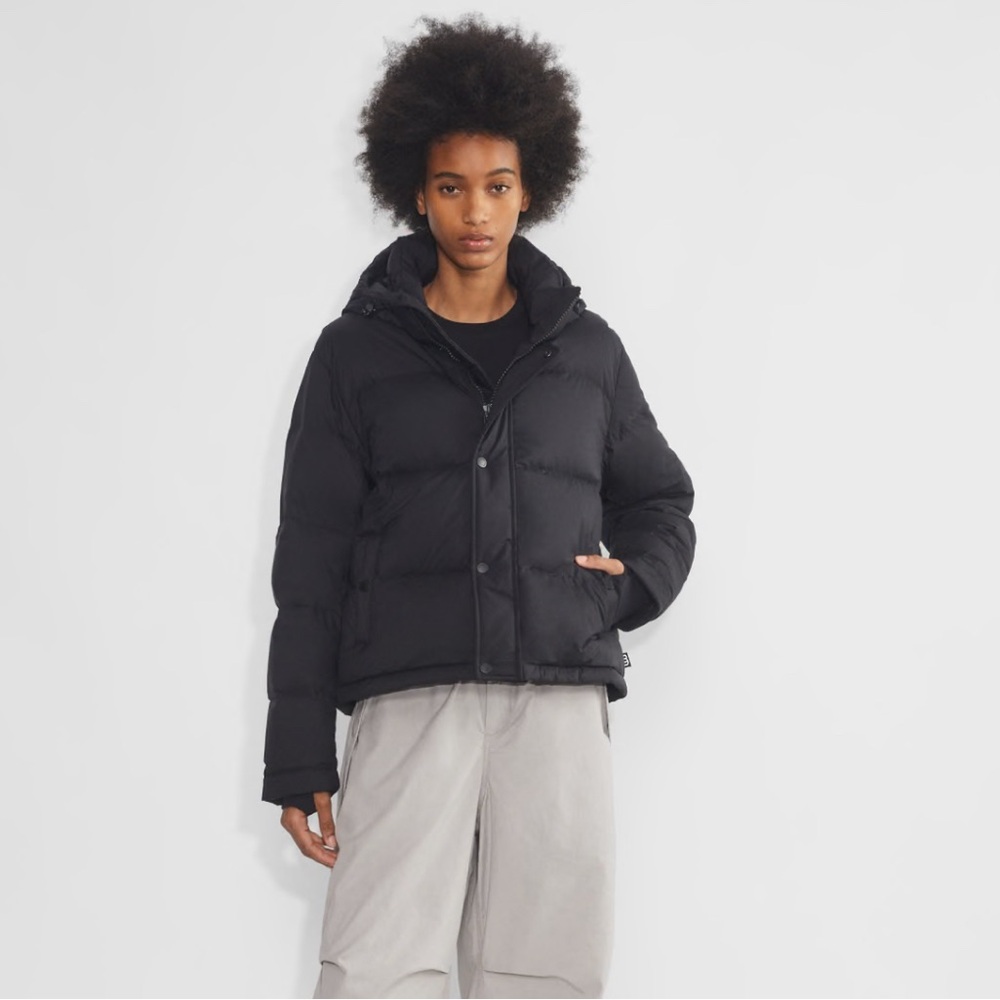 Aritzia Super Puff Shorty Black size 3XS like new, barely worn